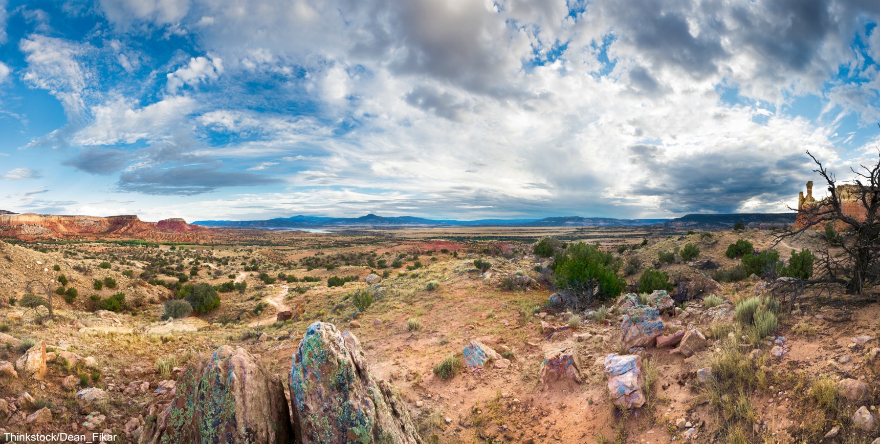 Panoramic view of the red rocks area in northern New Mexico