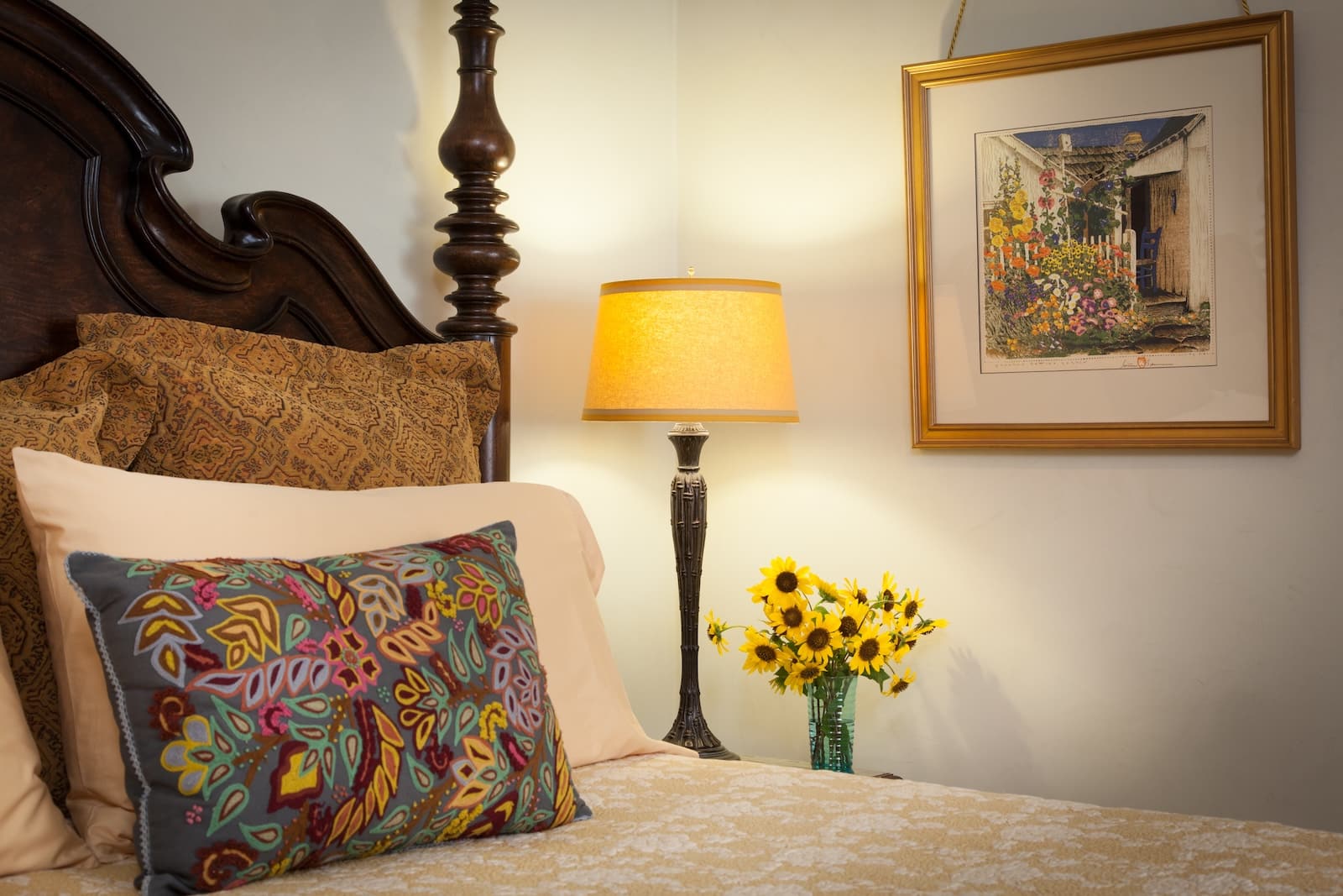 Stay at the best Santa Fe New Mexico Bed and Breakfast and enjoy well-appointed rooms with unique artwork. 